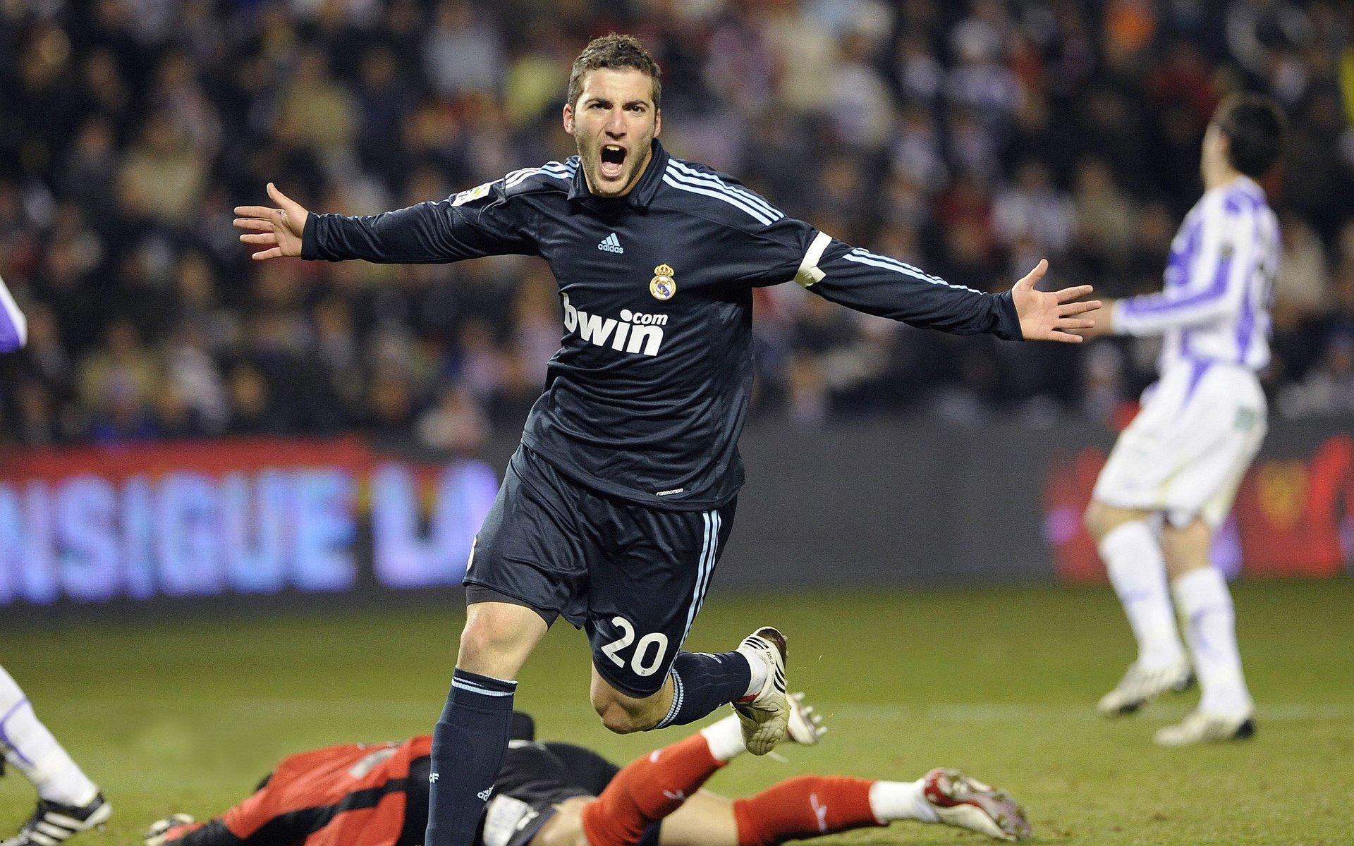 德利赫特婚姻亮红灯？英媒曝其妻沉迷塔罗灵